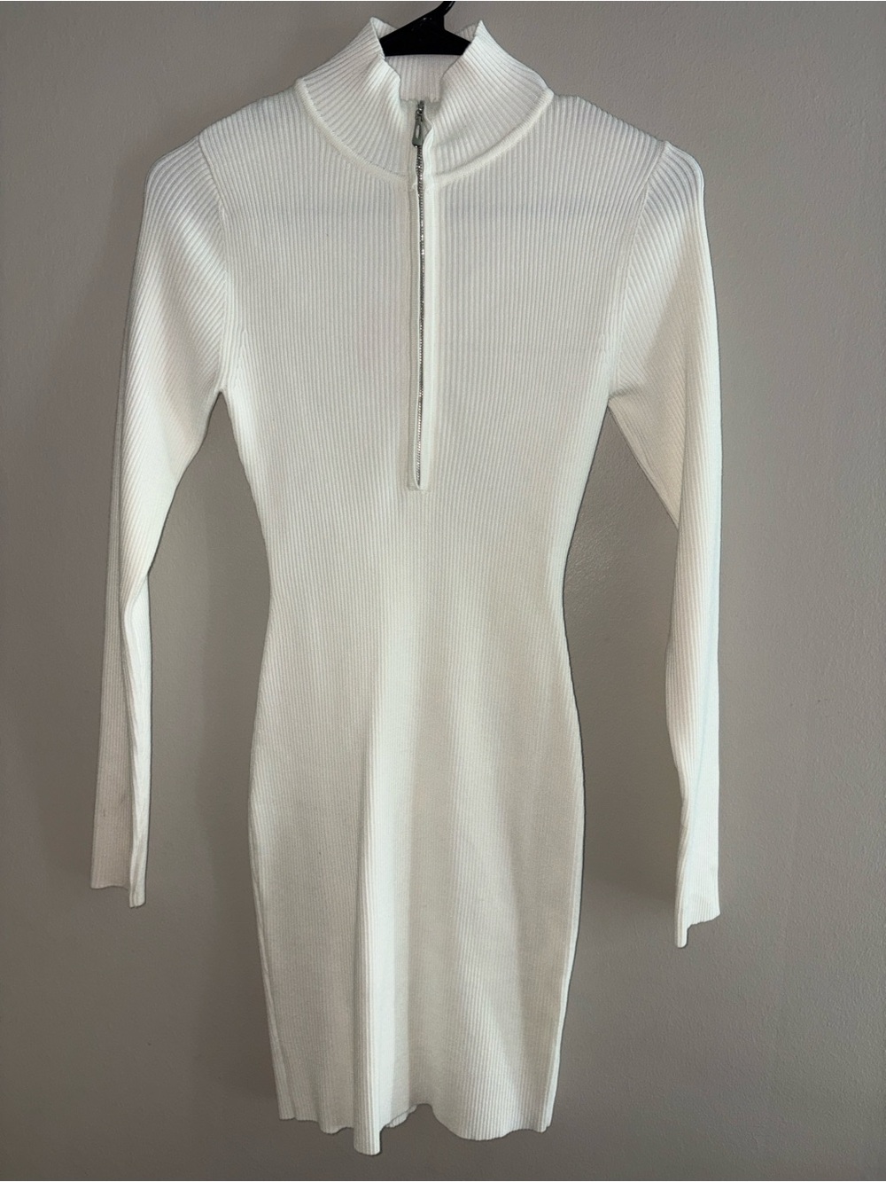 Cider - White Ribbed Zip-Front Long Sleeve Bodycon Dress